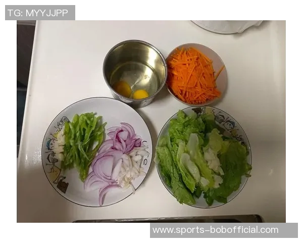 今日趣图：土豆开花的奇妙瞬间与枪手夺冠的美好期待