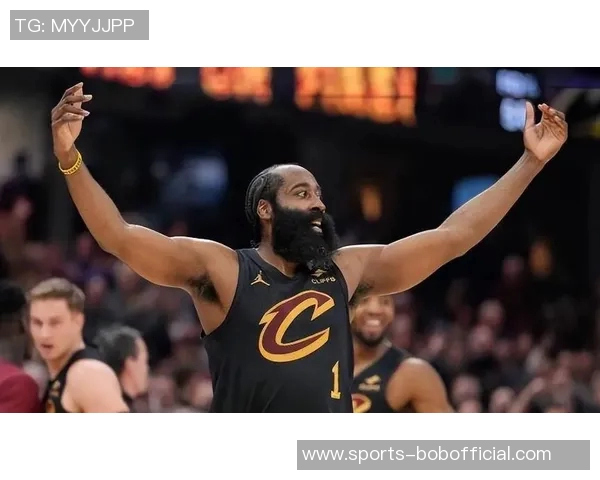 梅里尔半场表现出色三分球命中率高达60贡献10分2篮板1助攻 梅里尔半场表现出色三分球命中率高达60贡献10分2篮板1助攻