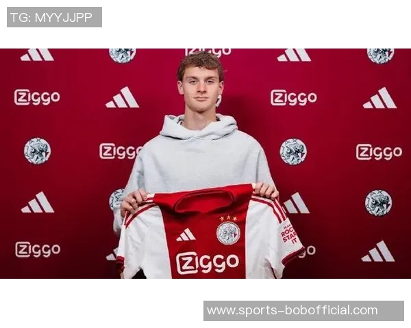 罗马诺透露伊布之子马克西米利安买断费为350万欧米兰保留二转分成